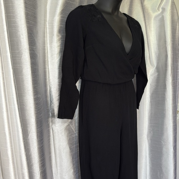 Divided H&M Women’s 8 Lacy Rayon Blend Long Sleeve Elastic Waist V Neck Jumpsuit - Picture 4 of 8